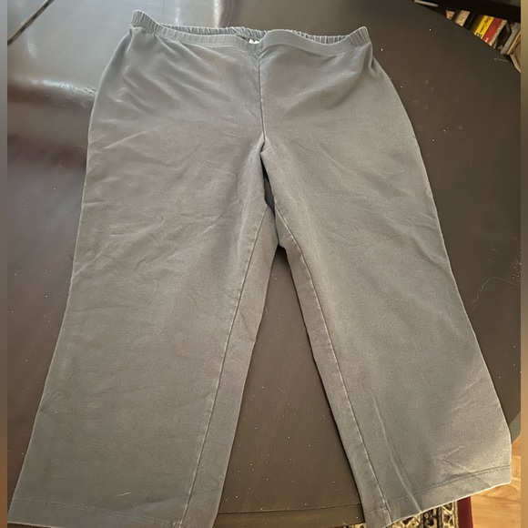 Women With Control | Capri Pant | Grey | 1XP - Picture 2 of 7